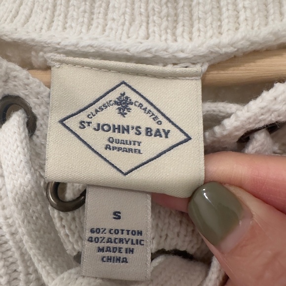 St. John's Bay Women's Sweater - Picture 3 of 3